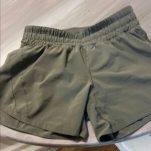 Lulu Lemon Track That Mid Rise 5” Shorts